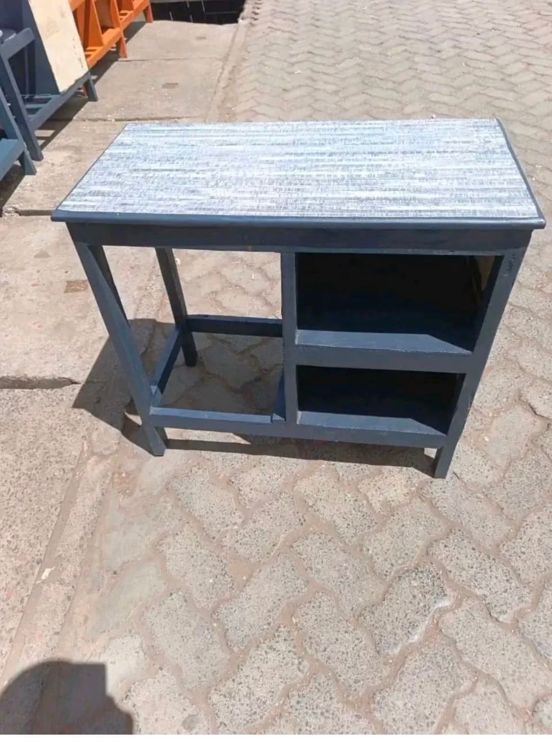 Kitchen table — Nairobi